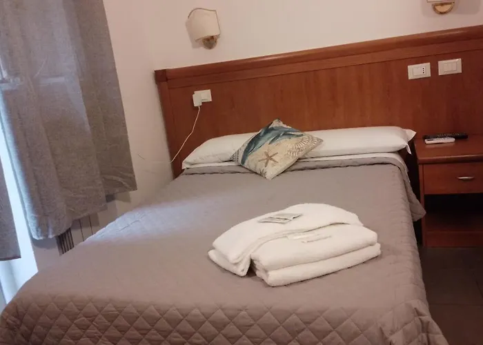 Acomodação com café da manhã  Termini Tina Ya 4*